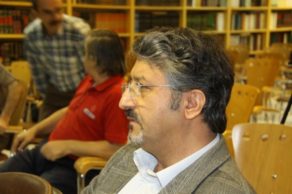 اکبر ایرانی - مدیرعامل مرکز پژوهشی میراث مکتوب