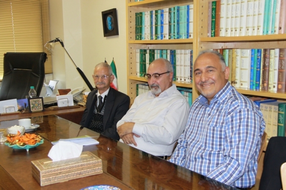 از راست: ناصر گلباز، محمود امیدسالار و محمدحسن ابریشمی