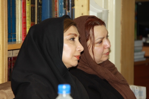 هلنا شین دشتگل، آناهید خزیر
