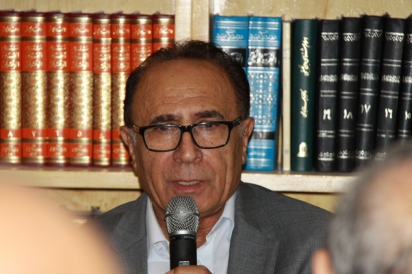 امیراسماعیل آذر - پژوهشگر 