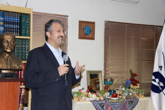 اکبر ایرانی - مدیرعامل مؤسسۀ پژوهشی میراث مکتوب 