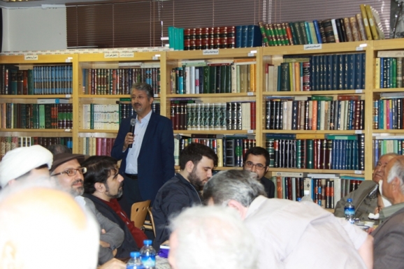 اکبر ایرانی، مدیرعامل مؤسسۀ پژوهشی میراث مکتوب 